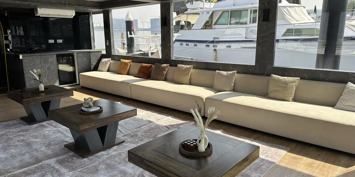 Main lounge and bar